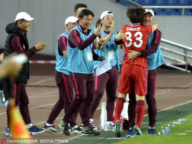 除此之外，若买断，这5000万镑将是以分期付款的方式。